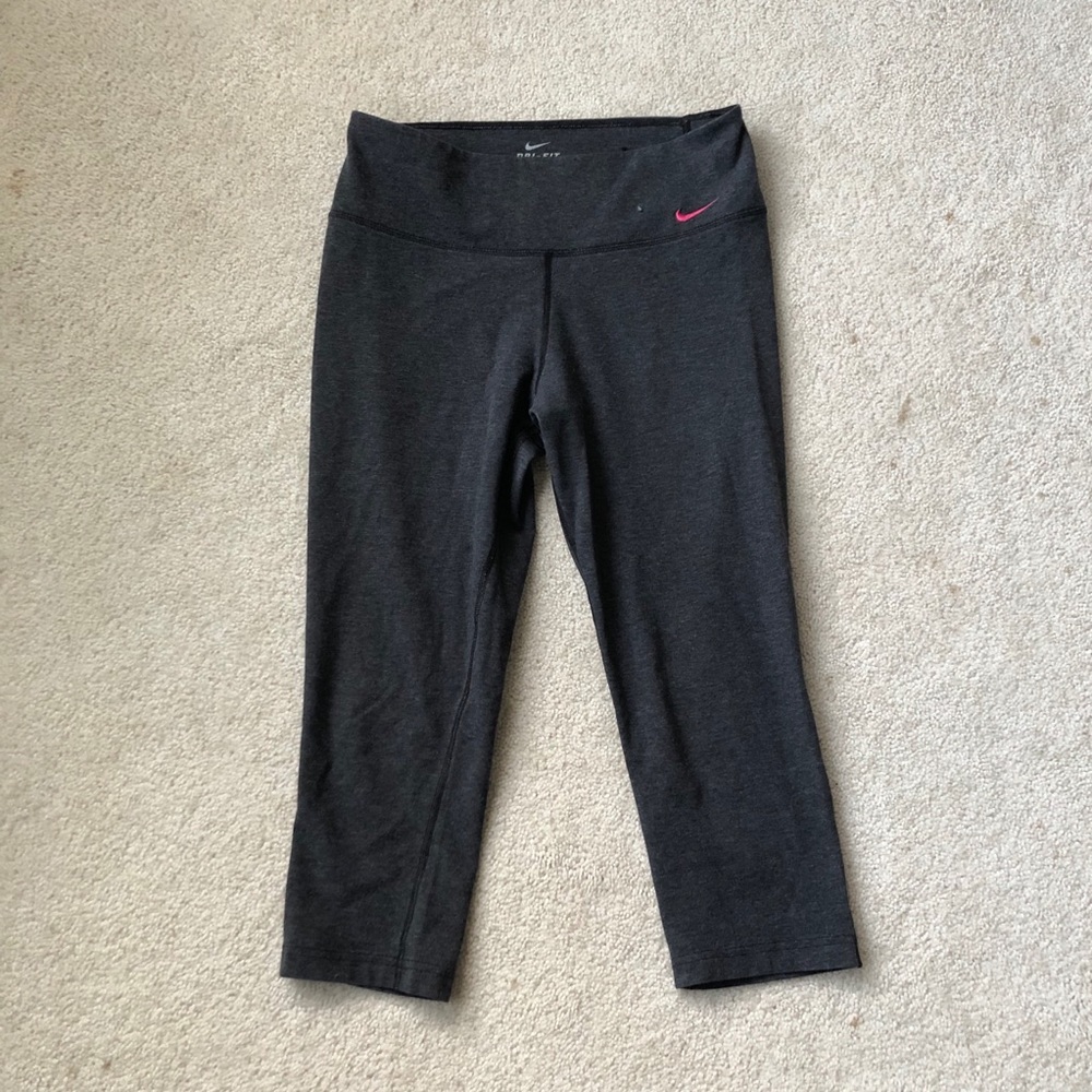 Cropped Nike Leggings